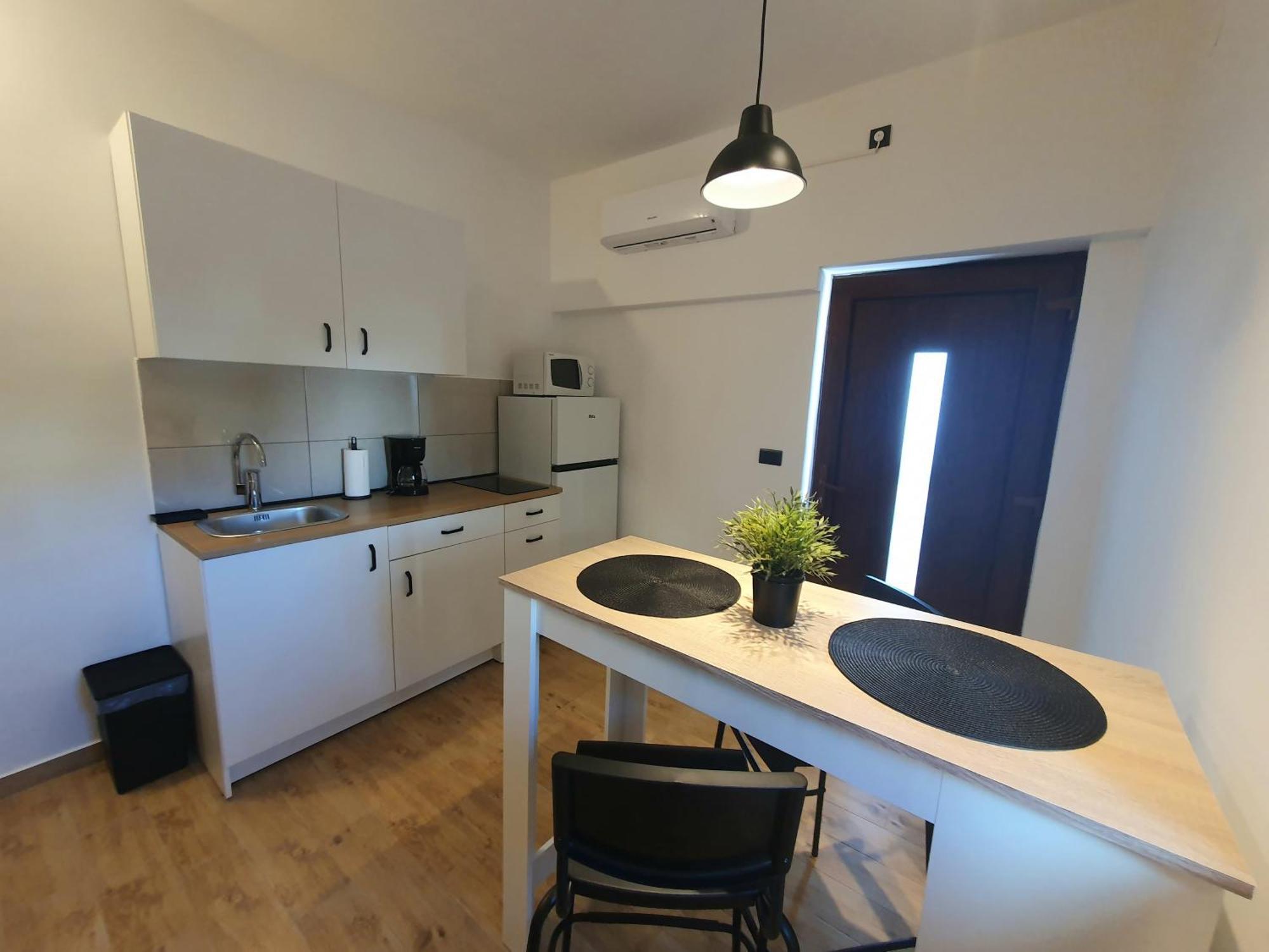 Apartments Dejana Stinjan Exterior photo